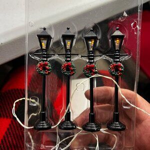 Lemax Gas Lantern Street Lamp Set Of 4 Christmas Village Accessories - 2006